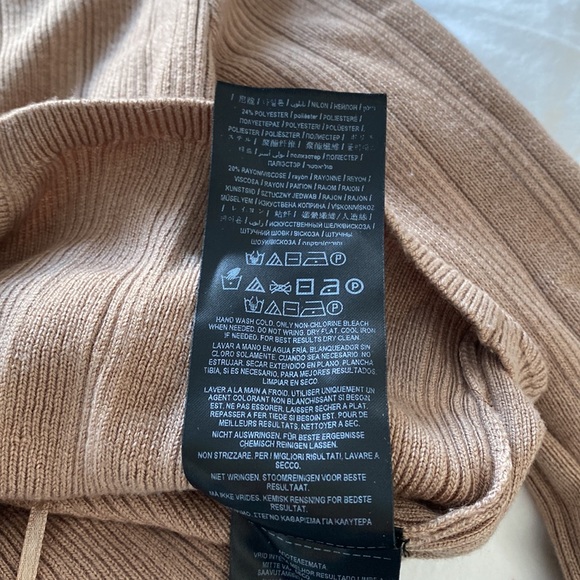 Guess Cropped Long Sleeve Sweater - Picture 7 of 7